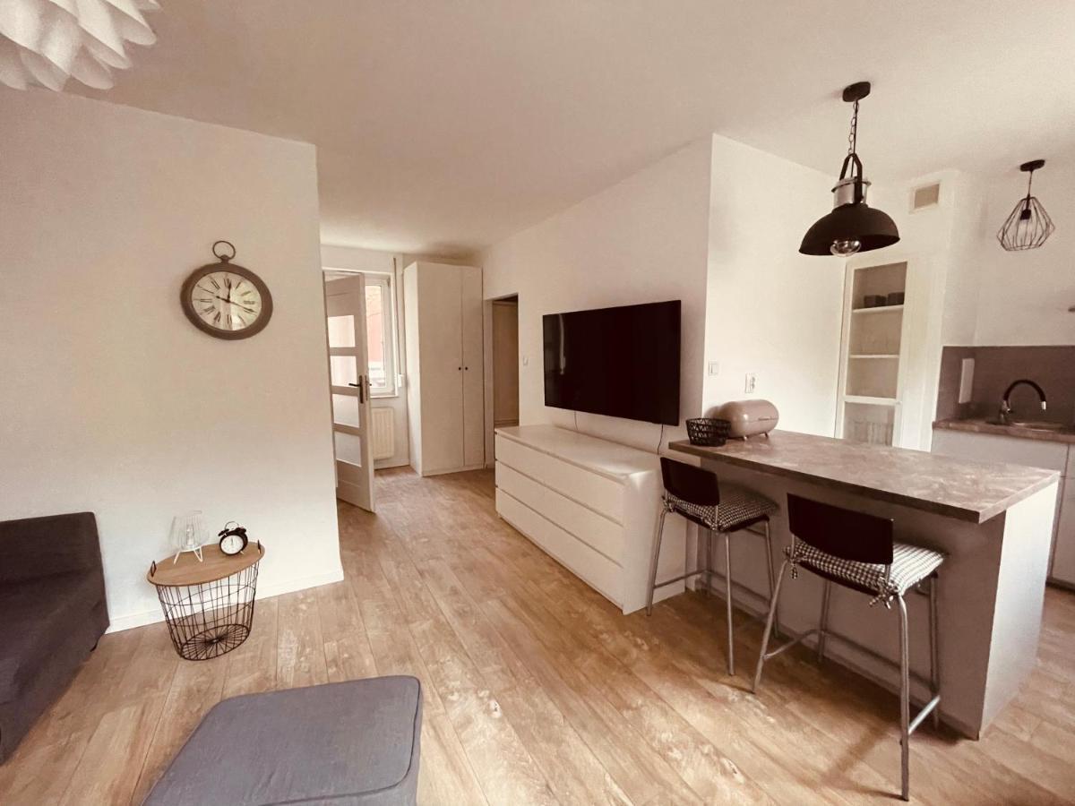 Exclusive Apartments, With Parking Apartment *